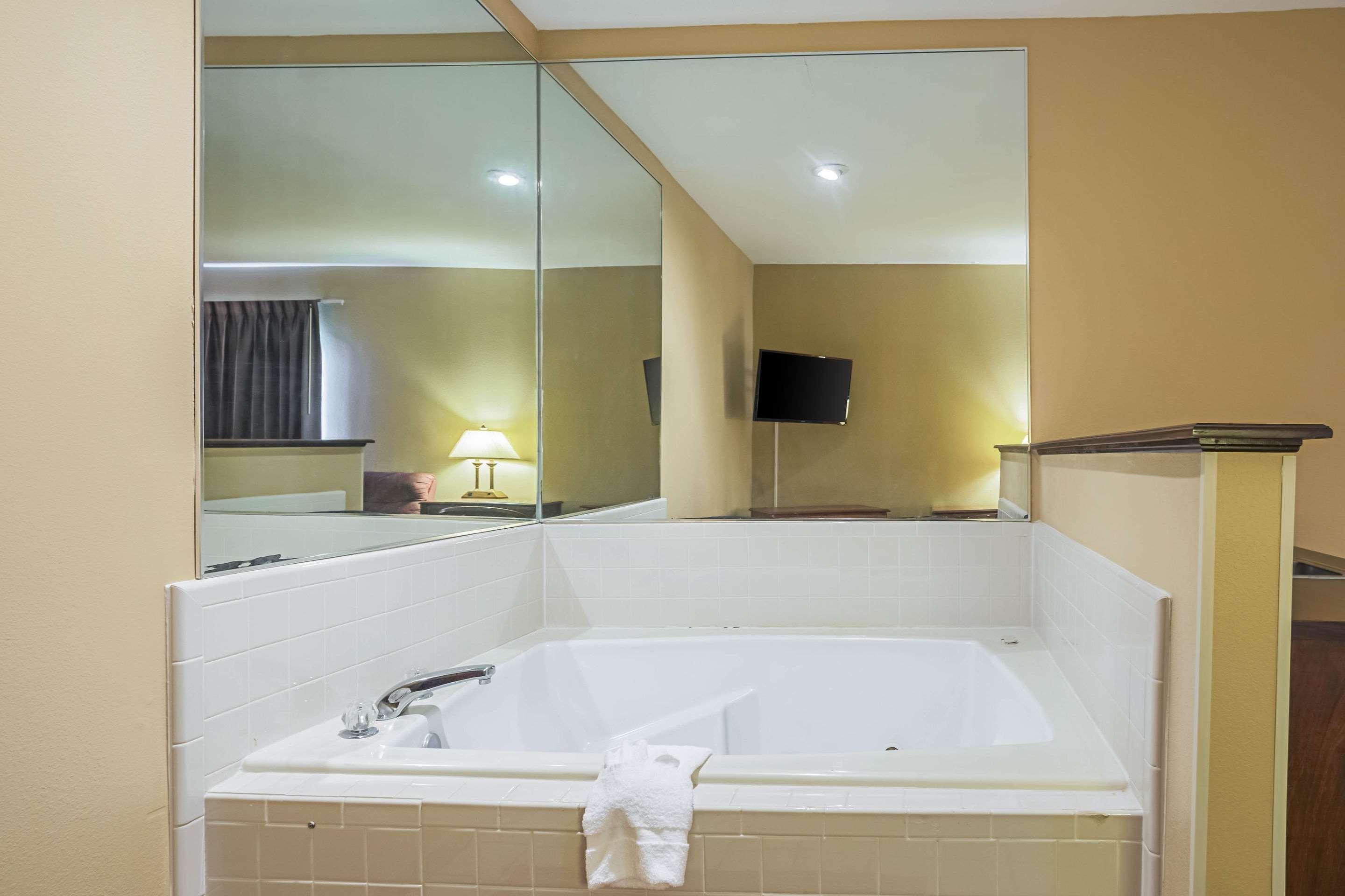 Econo Lodge Inn & Suites Ripley Dış mekan fotoğraf