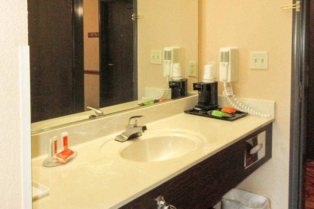 Econo Lodge Inn & Suites Ripley Oda fotoğraf