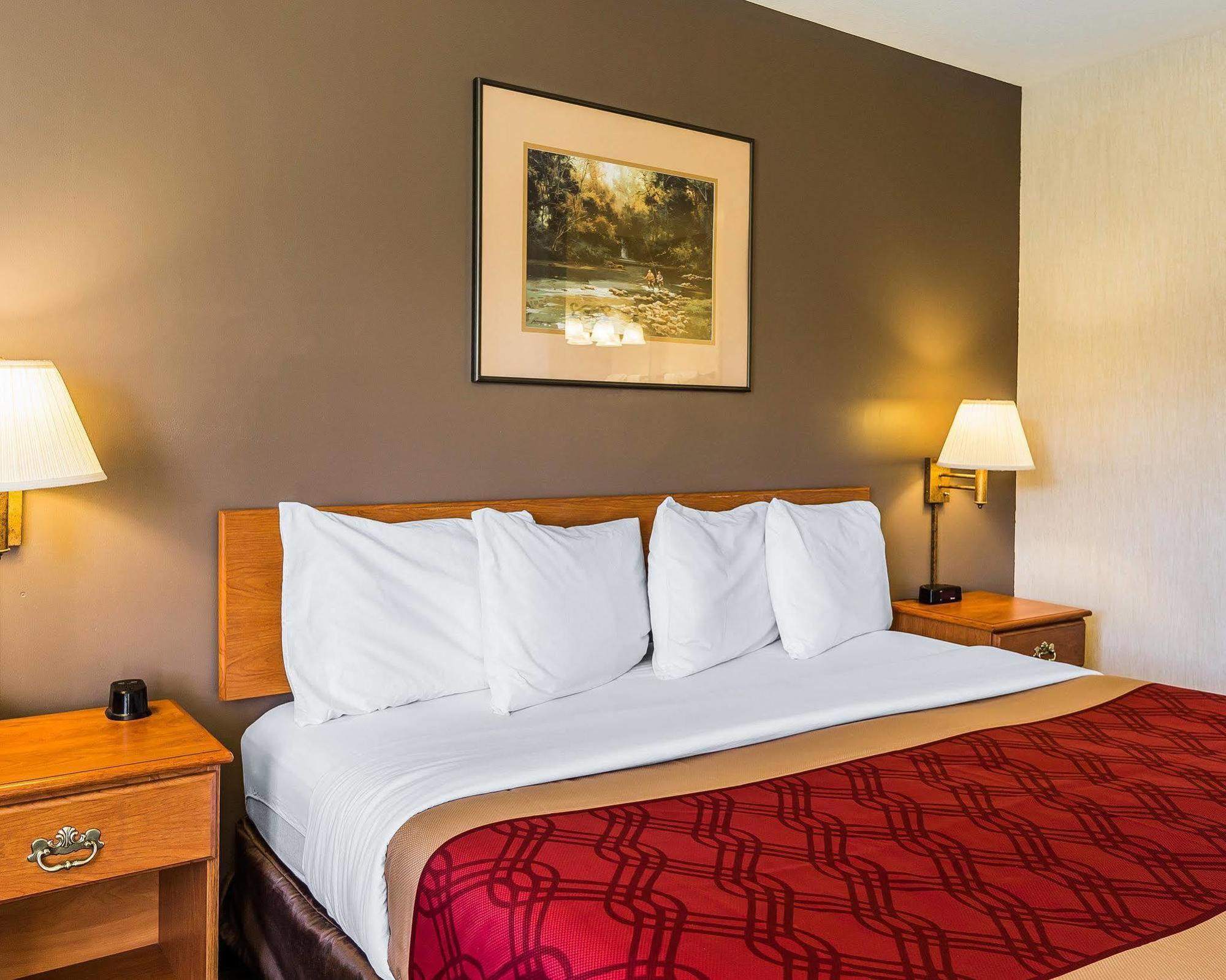 Econo Lodge Inn & Suites Ripley Dış mekan fotoğraf